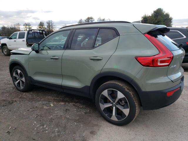 YV4L12UW7P2913337 - 2023 VOLVO XC40 PLUS GREEN photo 2