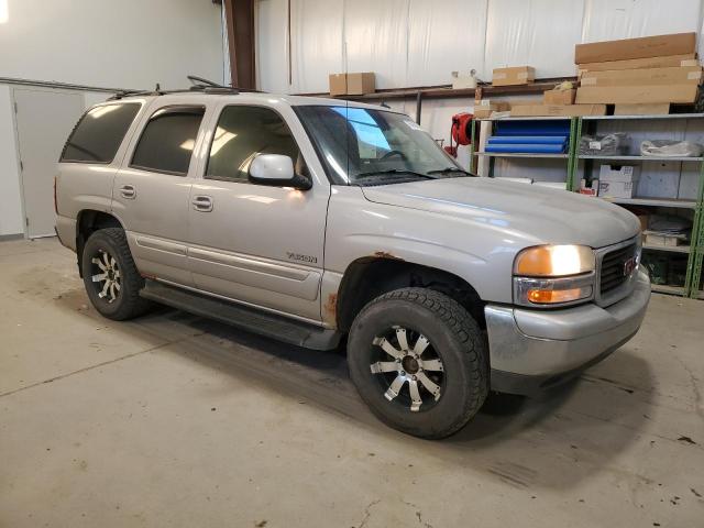 1GKEK13T15R254092 - 2005 GMC YUKON GRAY photo 4