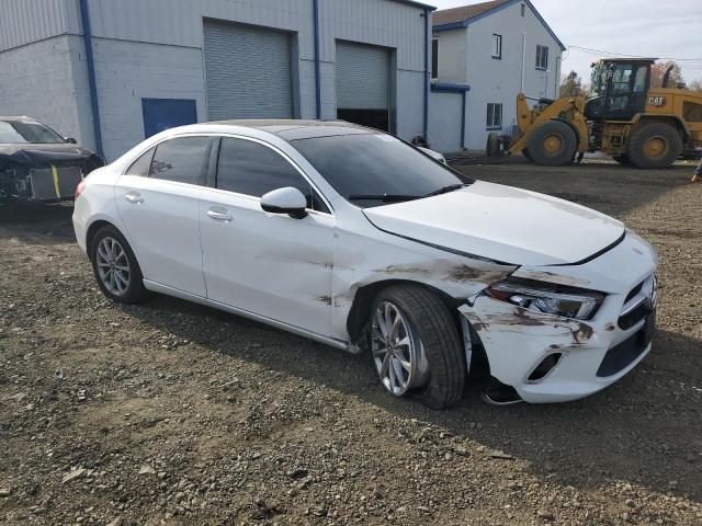 WDD3G4FB3LW037866 - 2020 MERCEDES-BENZ A 220 4MATIC WHITE photo 4