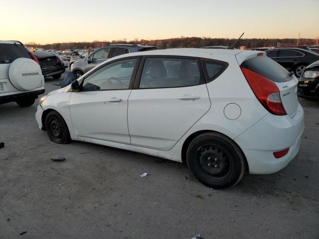 KMHCT5AE4GU247130 - 2016 HYUNDAI ACCENT SE WHITE photo 2