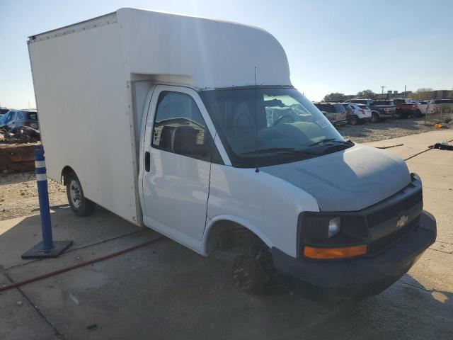 1GBHG31CX91100272 - 2009 CHEVROLET EXPRESS G3 WHITE photo 4