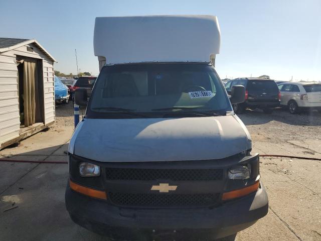 1GBHG31CX91100272 - 2009 CHEVROLET EXPRESS G3 WHITE photo 5