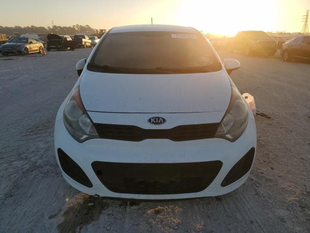 KNADM5A39F6446212 - 2015 KIA RIO LX WHITE photo 5