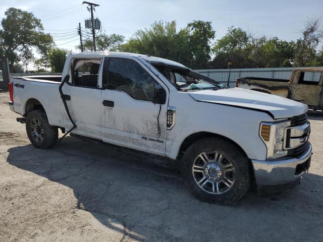 1FT7W2BT5JEB21918 - 2018 FORD F250 SUPER DUTY WHITE photo 4