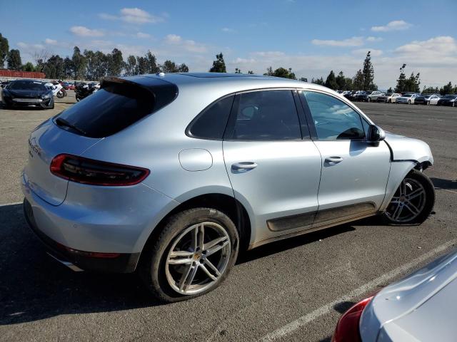 WP1AA2A55JLB11780 - 2018 PORSCHE MACAN SILVER photo 3