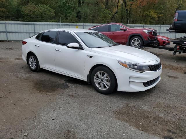 KNAGT4L38G5095954 - 2016 KIA OPTIMA LX WHITE photo 4