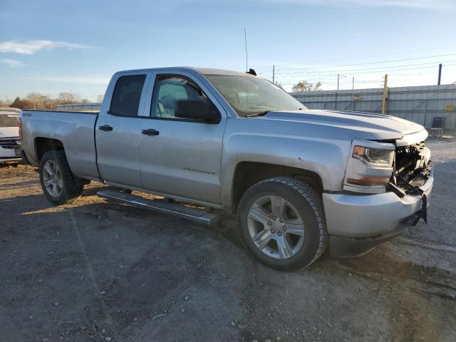 1GCVKPEC8JZ378107 - 2018 CHEVROLET SILVERADO K1500 CUSTOM SILVER photo 4