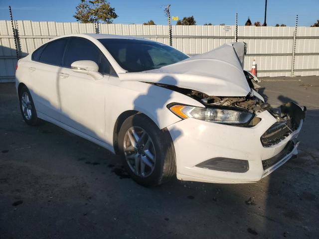 3FA6P0H74DR283182 - 2013 FORD FUSION SE WHITE photo 4