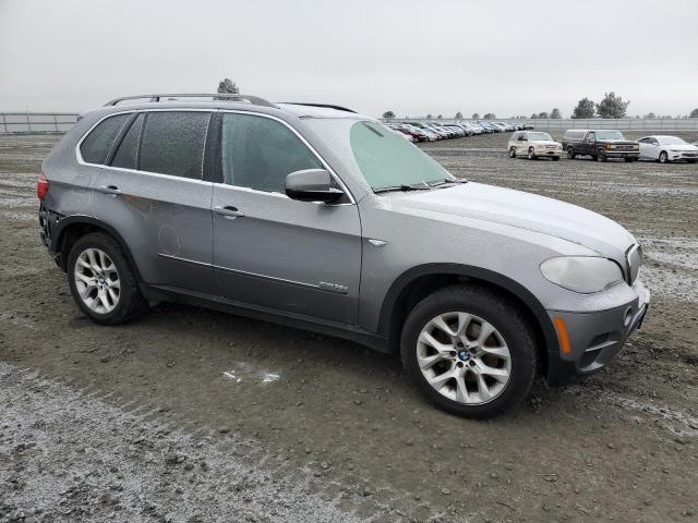 5UXZW0C50D0B95828 - 2013 BMW X5 XDRIVE35D GRAY photo 4