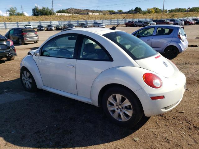 3VWPW3AG7AM012961 - 2010 VOLKSWAGEN NEW BEETLE WHITE photo 2