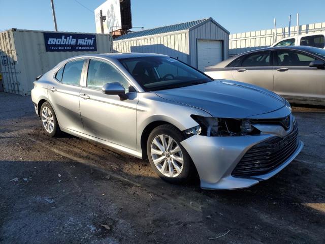 4T1B11HK4KU814953 - 2019 TOYOTA CAMRY L SILVER photo 4