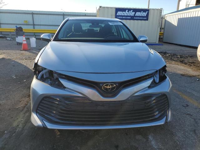 4T1B11HK4KU814953 - 2019 TOYOTA CAMRY L SILVER photo 5