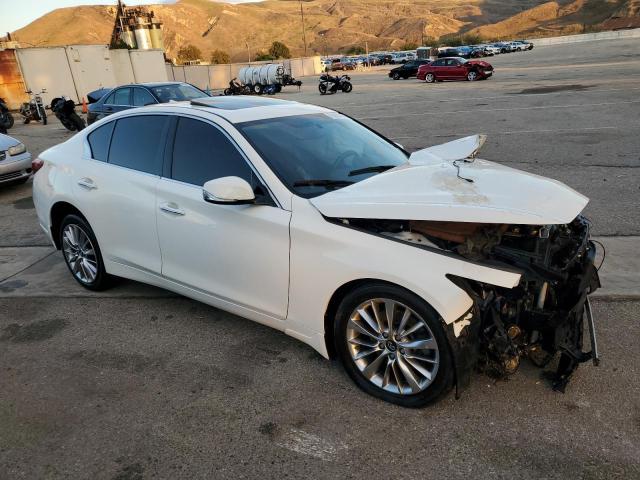 JN1EV7AP8JM360688 - 2018 INFINITI Q50 LUXE WHITE photo 4