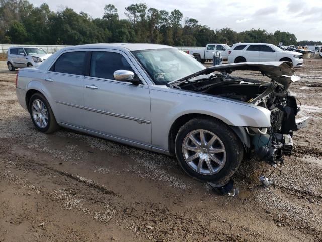 2C3CA6CT3AH115762 - 2010 CHRYSLER 300C SILVER photo 4