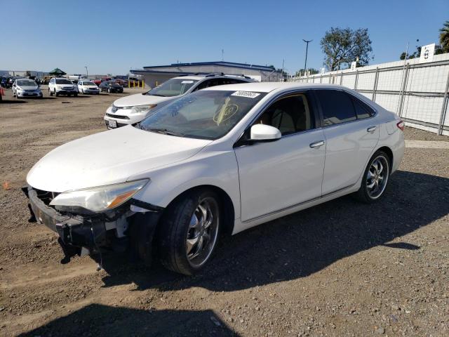 4T4BF1FKXFR448898 - 2015 TOYOTA CAMRY LE WHITE photo 1