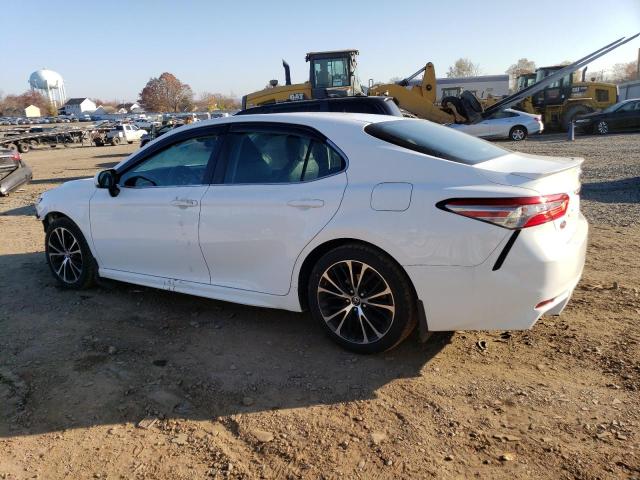 4T1B11HK3JU023666 - 2018 TOYOTA CAMRY L WHITE photo 2