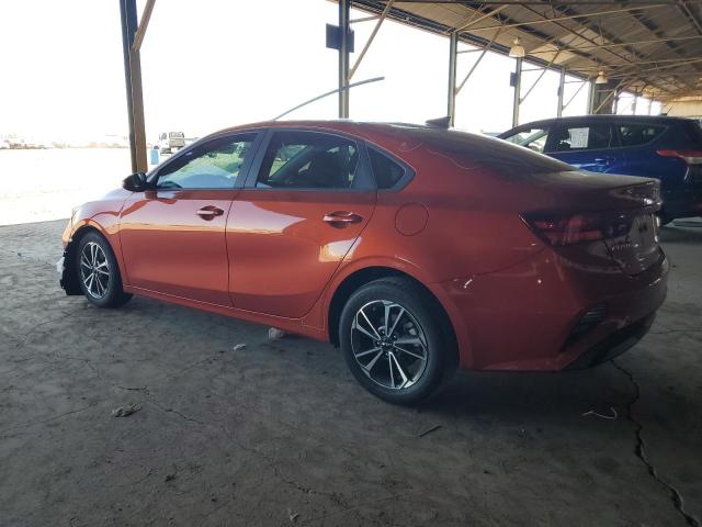 3KPF24AD9NE434011 - 2022 KIA FORTE FE ORANGE photo 2