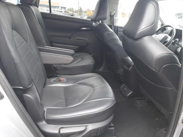 5TDGZRAH2MS064038 - 2021 TOYOTA HIGHLANDER XLE GRAY photo 11