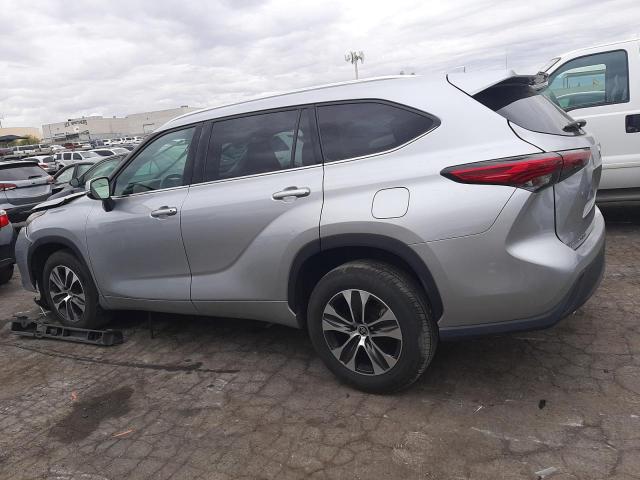 5TDGZRAH2MS064038 - 2021 TOYOTA HIGHLANDER XLE GRAY photo 2