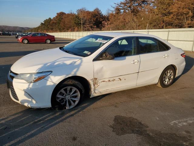 4T4BF1FK3GR522115 - 2016 TOYOTA CAMRY LE WHITE photo 1