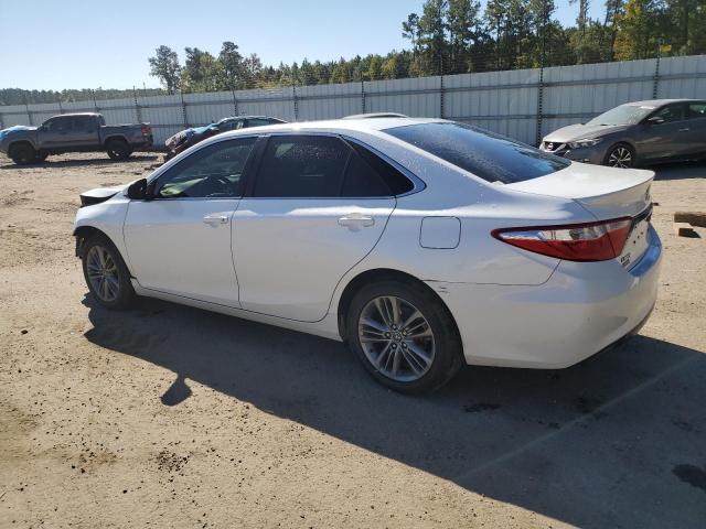 4T1BF1FK1HU430934 - 2017 TOYOTA CAMRY LE WHITE photo 2