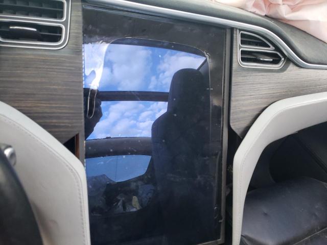 5YJSA1E26HF204417 - 2017 TESLA MODEL S ლურჯი ფოტო 9