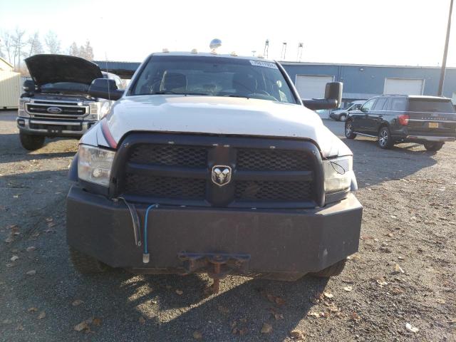 3C7WRLFJ3FG607440 - 2016 RAM 4500 WHITE photo 5