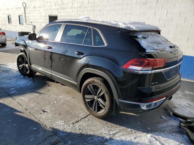 1V26E2CA2LC231592 - 2020 VOLKSWAGEN ATLAS CROS SE Черный фото 2