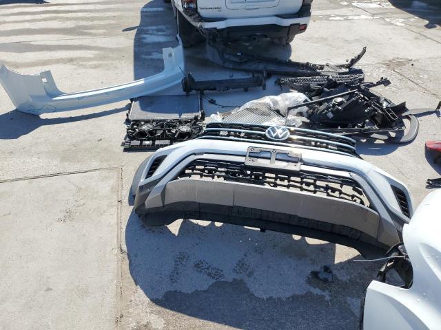 1V2WC2CA7MC208221 - 2021 VOLKSWAGEN ATLAS CROS SE WHITE photo 13