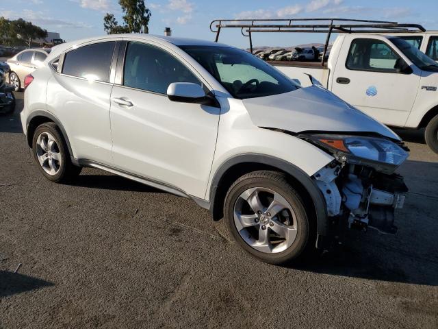 3CZRU5H33GM755703 - 2016 HONDA HR-V LX WHITE photo 4