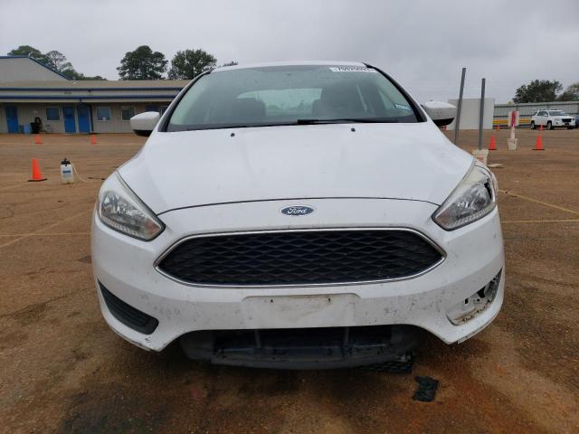 1FADP3F23JL204675 - 2018 FORD FOCUS SE WHITE photo 5