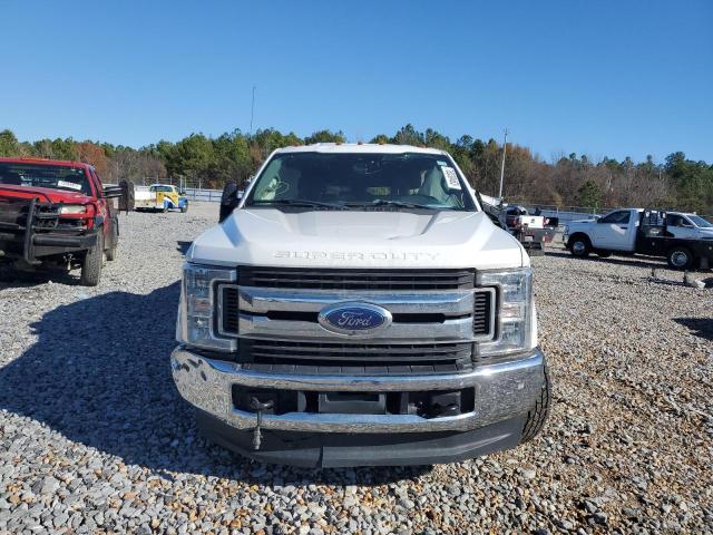 1FT8W3BTXKEG36716 - 2019 FORD F350 SUPER DUTY WHITE photo 5