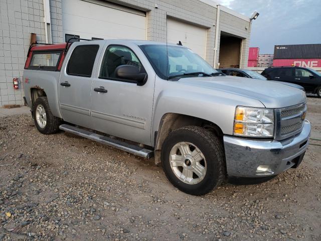 1GCPKSE79CF175410 - 2012 CHEVROLET SILVERADO K1500 LT SILVER photo 4