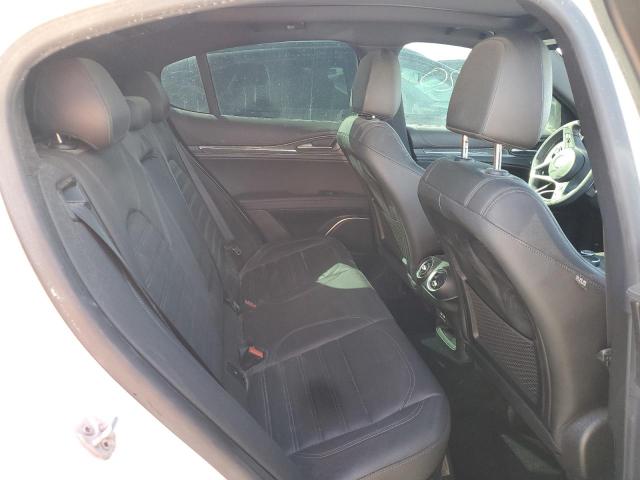 ZASPAKBN9K7C70572 - 2019 ALFA ROMEO STELVIO TI WHITE photo 11