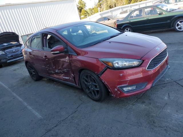 1FADP3K2XGL286208 - 2016 FORD FOCUS SE RED photo 4