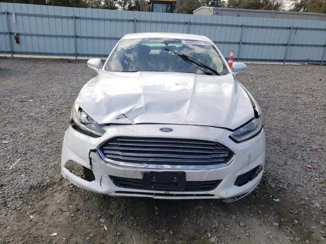 3FA6P0H72DR155359 - 2013 FORD FUSION SE WHITE photo 5