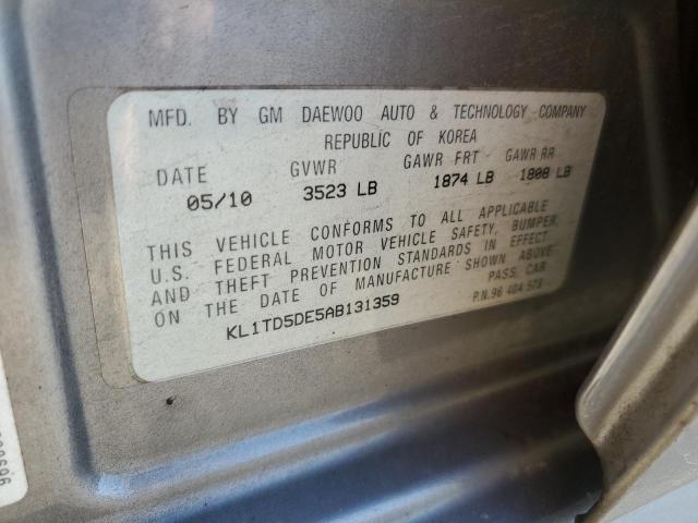 KL1TD5DE5AB131359 - 2010 CHEVROLET AVEO LS 灰色 照片 12