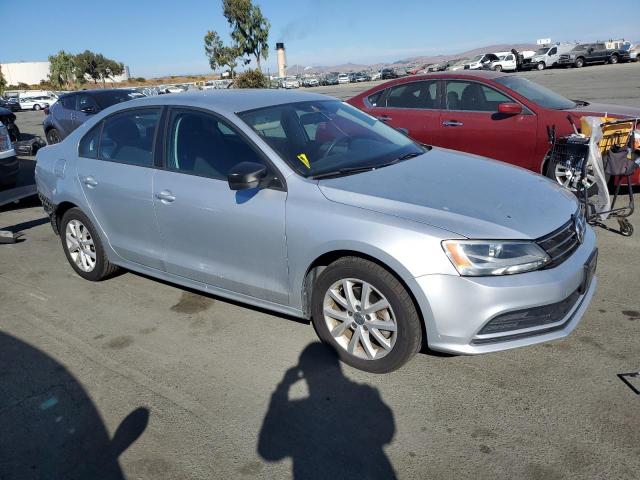 3VWD17AJ1FM319666 - 2015 VOLKSWAGEN JETTA SE SILVER photo 4