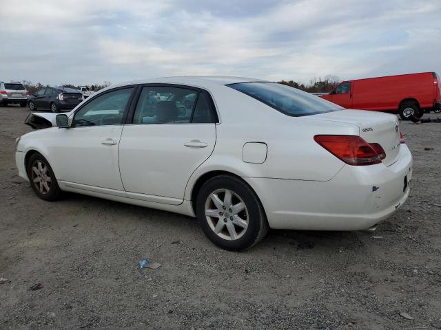 4T1BK36B18U321039 - 2008 TOYOTA AVALON XL WHITE photo 2