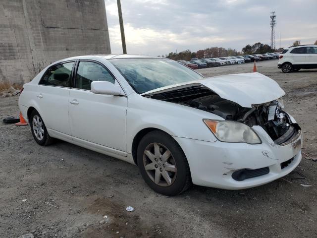 4T1BK36B18U321039 - 2008 TOYOTA AVALON XL WHITE photo 4