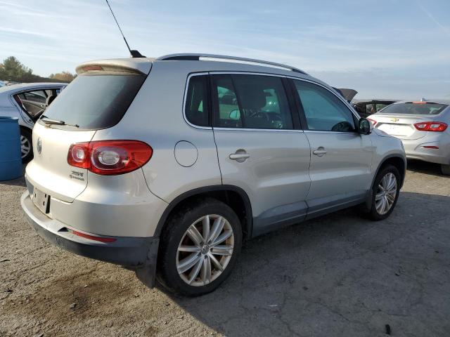 WVGBV7AX7BW517967 - 2011 VOLKSWAGEN TIGUAN S SILVER photo 3