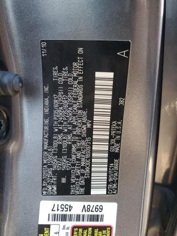 5TDKK3DC1BS097315 - 2011 TOYOTA SIENNA LE SILVER photo 13