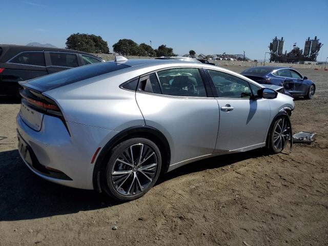 JTDACAAU8P3007919 - 2023 TOYOTA PRIUS LE SILVER photo 3