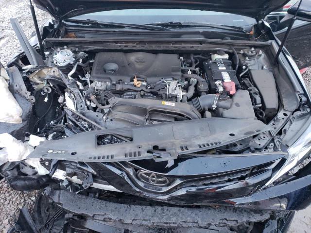 4T1B11HK0JU553402 - 2018 TOYOTA CAMRY L BLACK photo 11