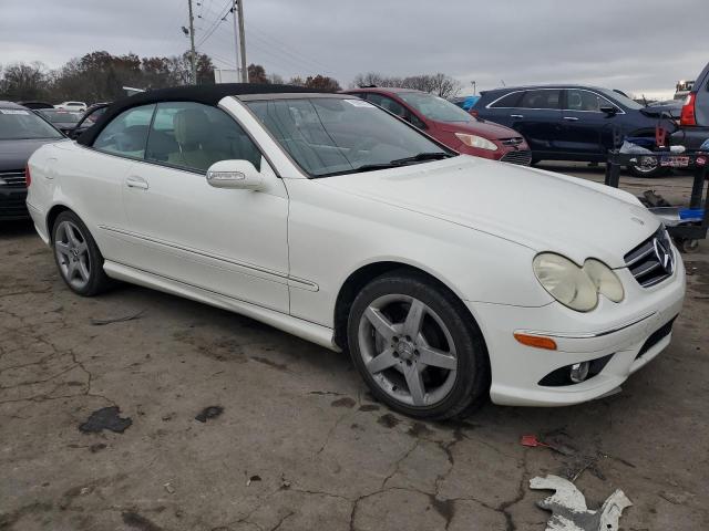 WDBTK72G37T076197 - 2007 MERCEDES-BENZ CLK 550 WHITE photo 4