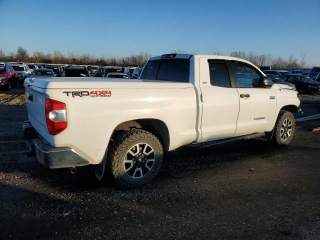 5TFUW5F19JX682723 - 2018 TOYOTA TUNDRA DOUBLE CAB SR/SR5 WHITE photo 3