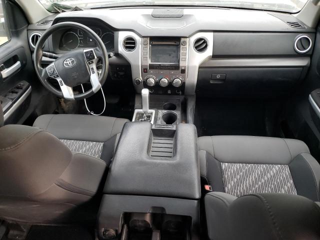 5TFUW5F19JX682723 - 2018 TOYOTA TUNDRA DOUBLE CAB SR/SR5 WHITE photo 8