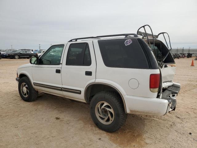 1GNDT13W41K194754 - 2001 CHEVROLET BLAZER WHITE photo 2