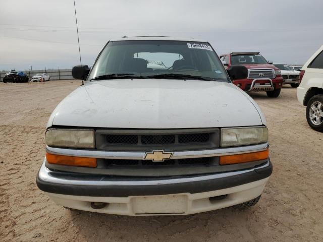 1GNDT13W41K194754 - 2001 CHEVROLET BLAZER WHITE photo 5