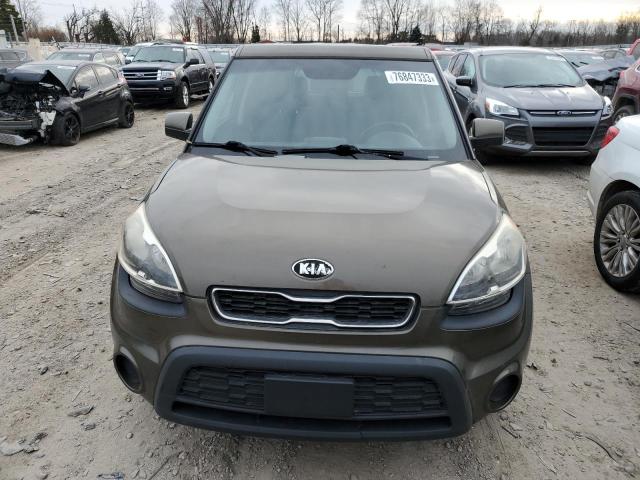 KNDJT2A53D7560576 - 2013 KIA SOUL GREEN photo 5